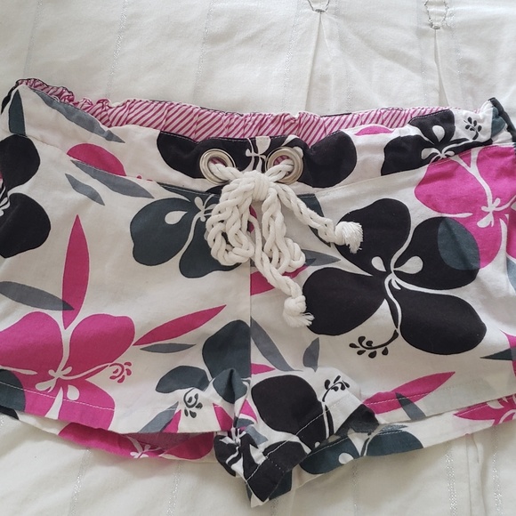 Derek Heart Pants - Shorts Derek Heart Pants - Shorts